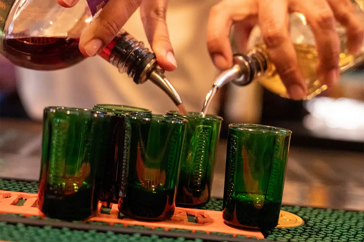 bota pub bar restaurant shoot alcools