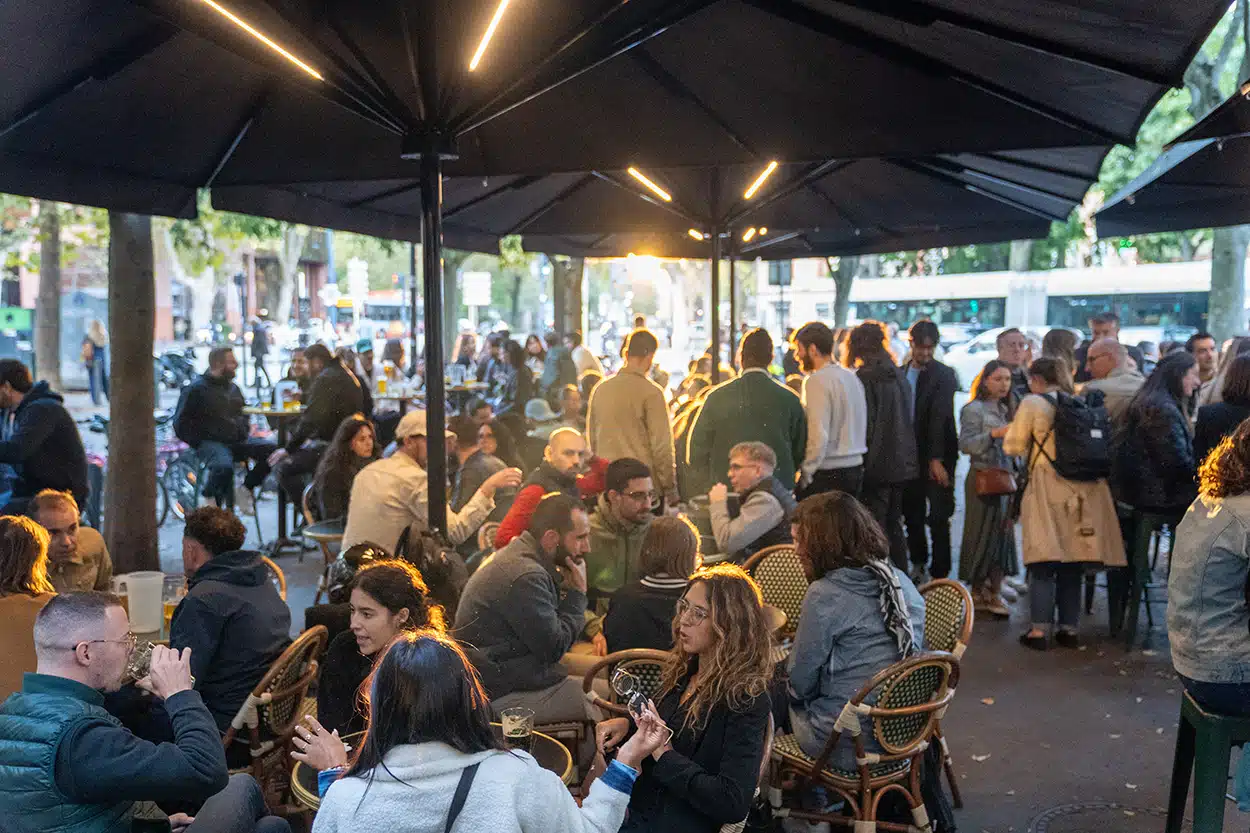 bota pub bar restaurant terrasse couverte